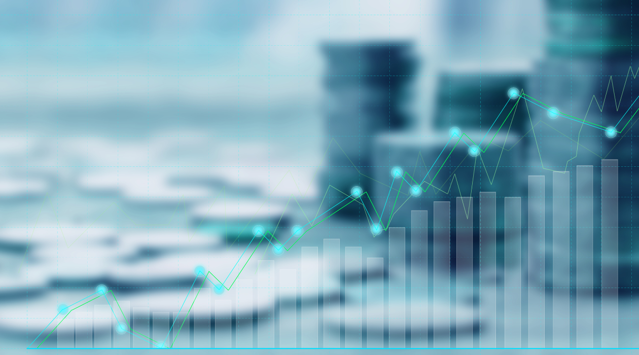 Zamegljeno ozadje kovancev prikazuje finančno rast z digitalnim grafom rasti in povezanimi točkami na svetlo modrem omrežju