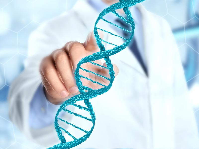 Prikaz dvojne vijačnice DNK v ospredju simbolizira biotehnološke raziskave in razvoj novih zdravil