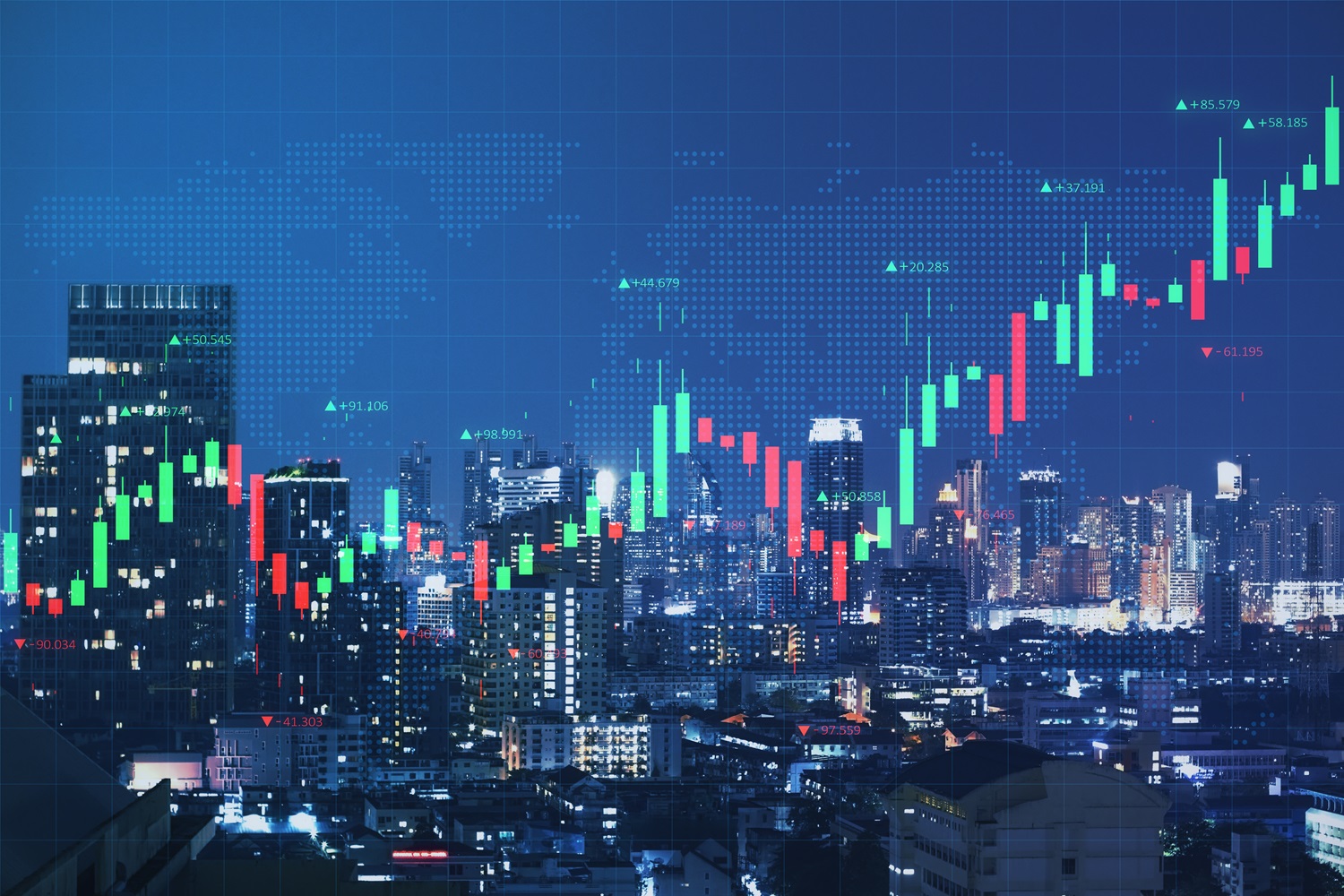 Nočni pogled na mesto z digitalnim prikazom borznih grafov in rasti trgov v ospredju