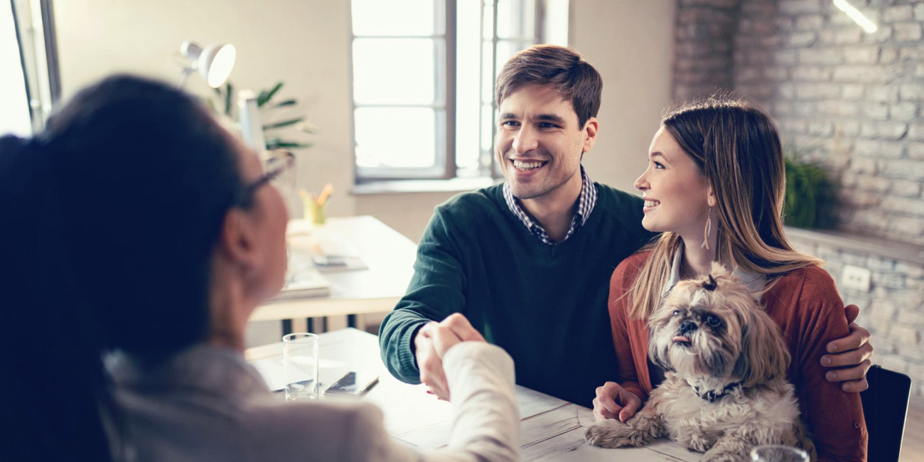 Par v dvajsetih na obisku pri finančnem strokovnjaku