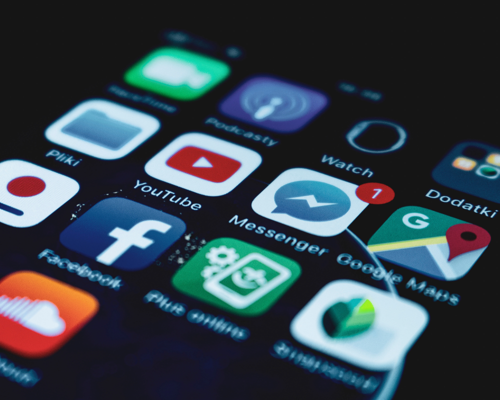 zaslon telefona z ikonami aplikacij